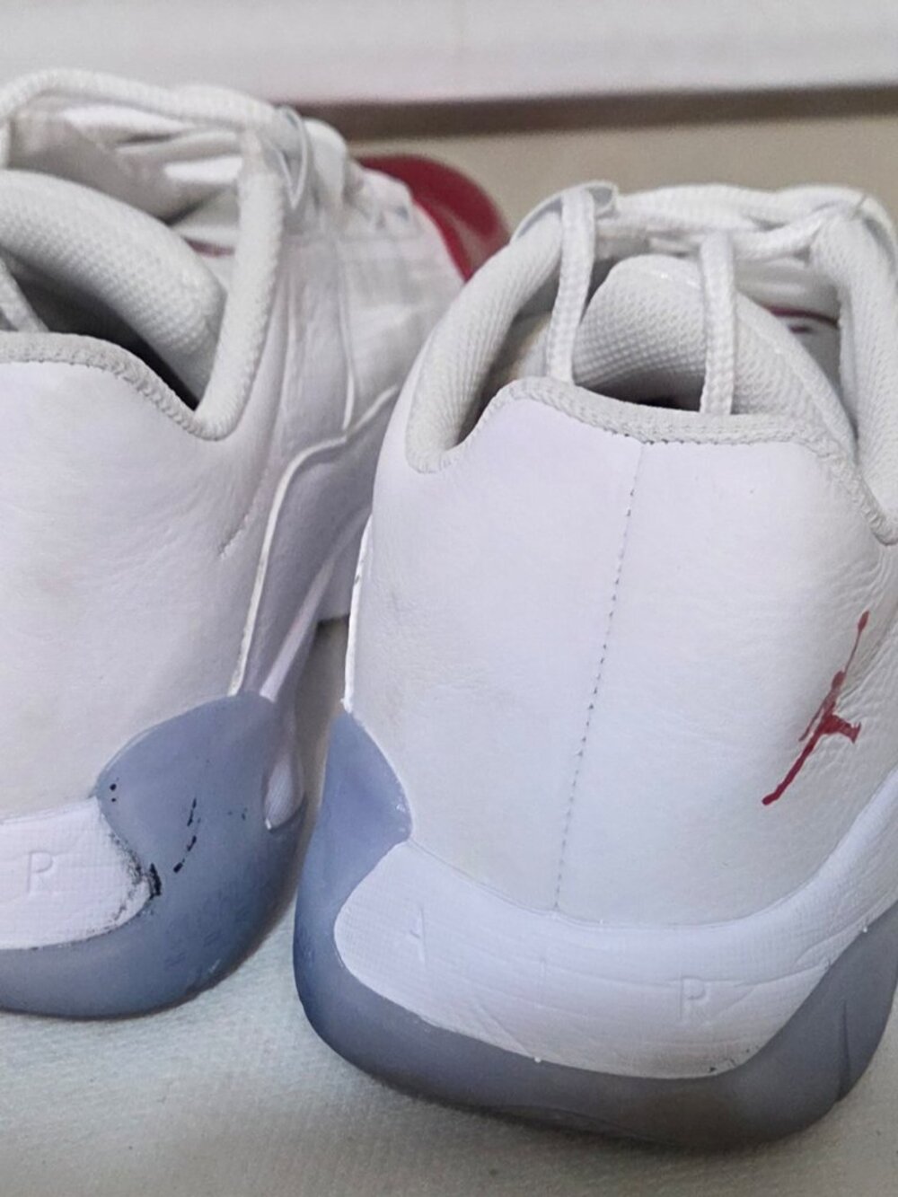 Nike Air Jordan 11 CMFT Low Cherry Mens Size 12 White Basketball Shoes Sneakers - Picture 5 of 8